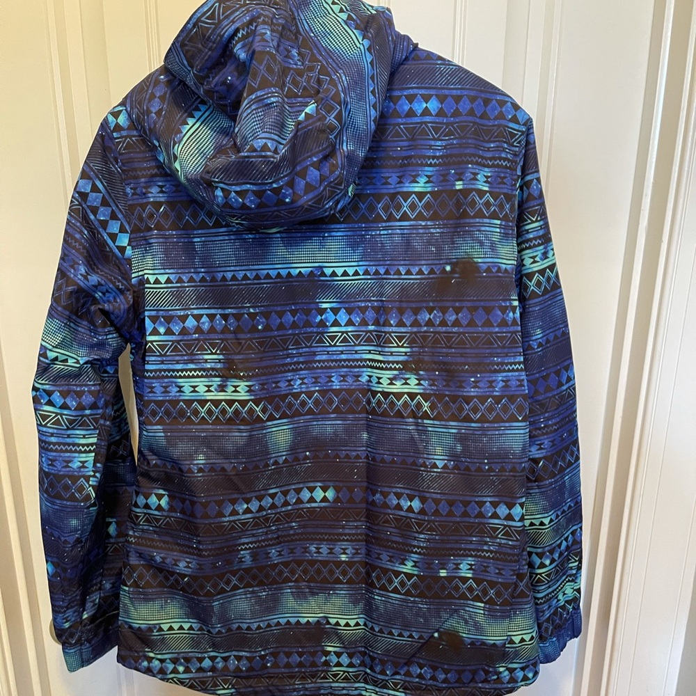 Snow Jacket - Picture 2 of 3
